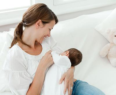 娃有这4种表现时, 说明母乳已经不足了