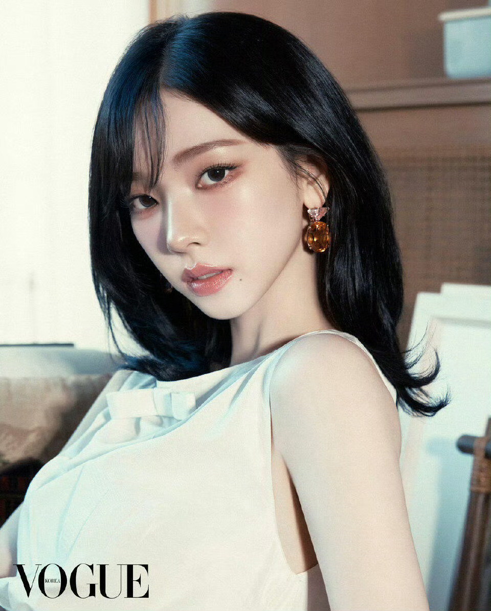 Karina柳智敏VogueKorea26年4月刊韩版VOGUE镜头记