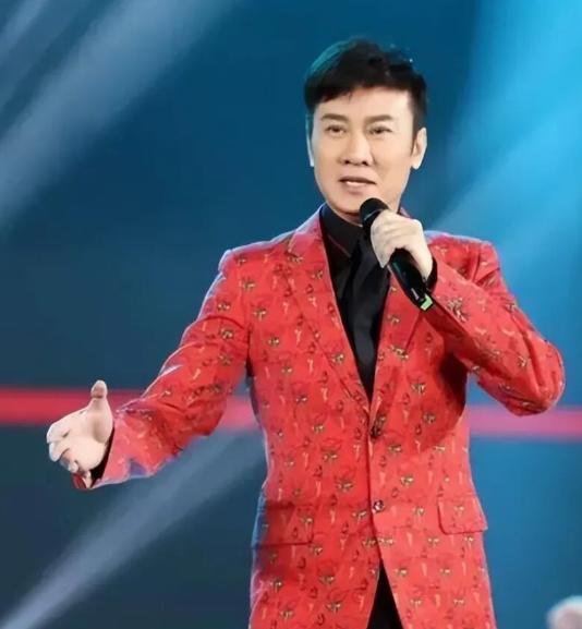 1987年，歌手江涛没成名前爱上了富家小姐万小牧，万小牧不顾父母反对与他裸婚，婚