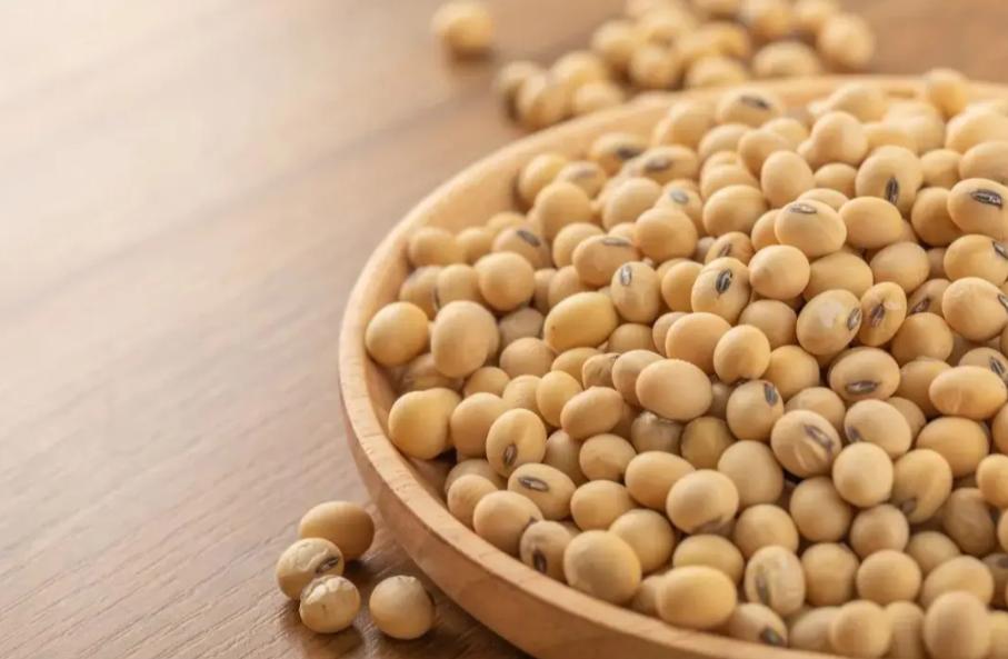 3种“豆类”别再吃！医生提醒：最容易伤肝毁肾，当心进一步恶化老王今年五十出