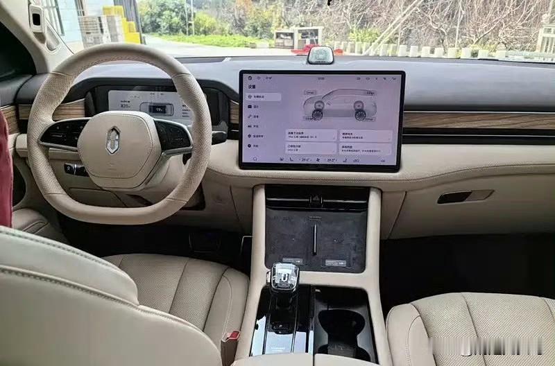 从怀疑到信赖：问界M7，一个“家庭技术官”的超值之选提车问界M7四个月，行驶