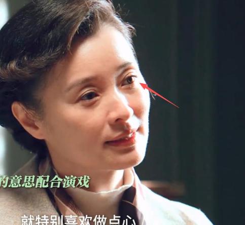 一部改编自革命烈士事迹的谍战剧《沉默的荣耀》，开播后把影视圈“演技参差”的真