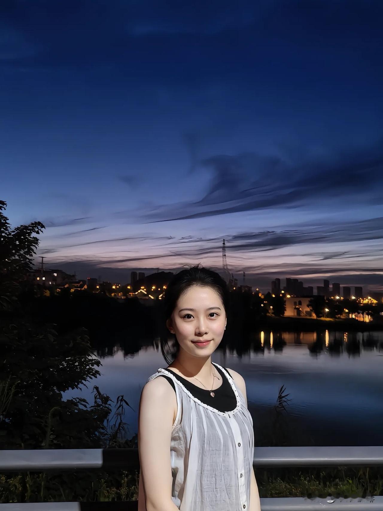 好干净的美女