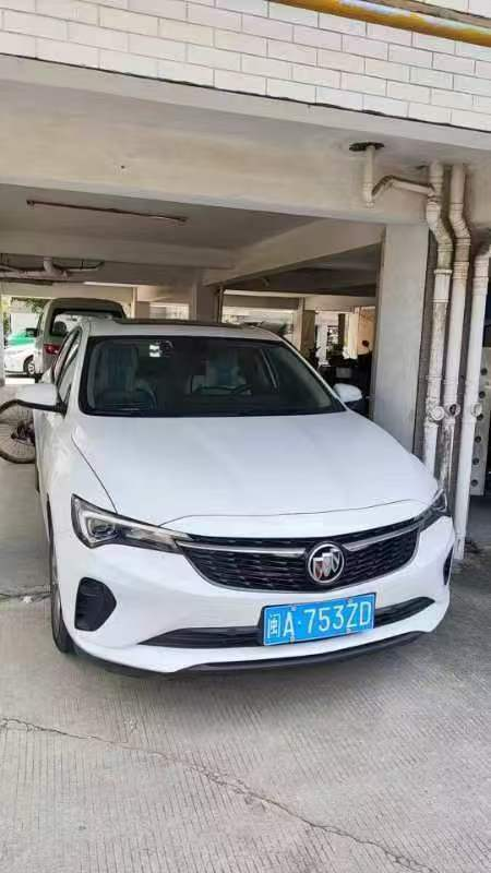 偶然买了个车本来想买个国产便宜点的车，看了艾瑞泽5，帝豪，逸动，一直没有下决心