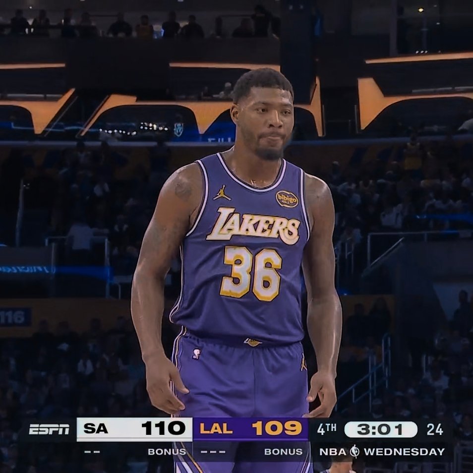 你看这裁判[doge]真摔你吹成假摔假摔你给罚球[笑着哭][笑着哭][笑着哭]​​​