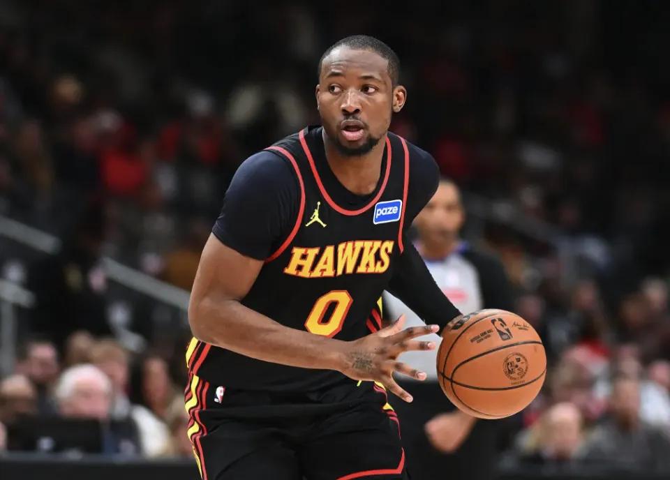 原来库明加才是21届选秀的风雪哥老鹰大胜开拓者，库明加上场26分钟，砍下20