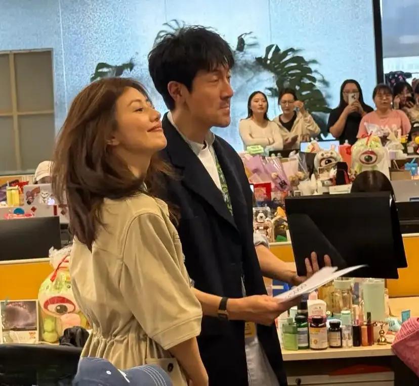 张鲁一、高圆圆，在央1热播的《绝密较量》中的形象，让人感到耳目一新！张