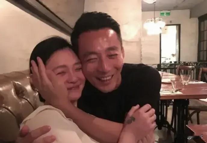 一直觉得他们才是真爱！两个人一见钟情，她38岁生下女儿，40岁生下儿子，这已经