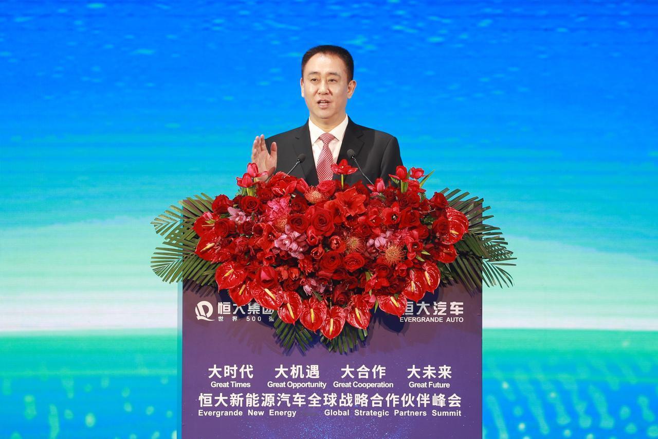 许家印当年放话“3个月造车，3年全球第一”，如今再看这句豪言，像极了地产大佬在酒