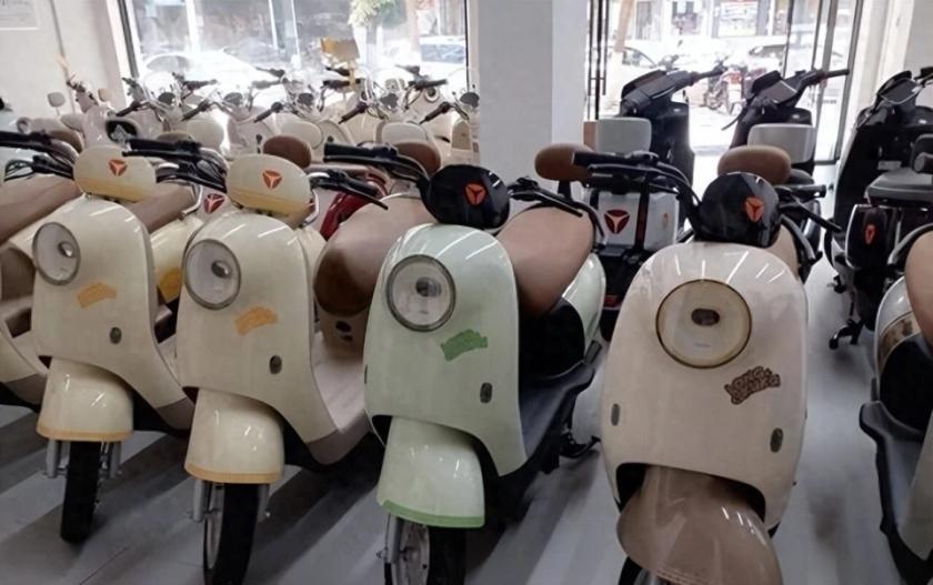 两轮电动车咋突然卖不动了？不是大街上没人骑，是“该买的人买过了，想买的人不敢
