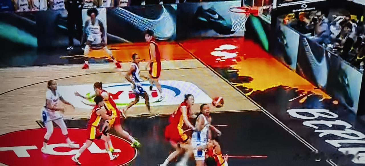 中国女篮75:72，艰难战胜波多黎各女篮，闯入女篮世界杯8强。本来以为这是一场