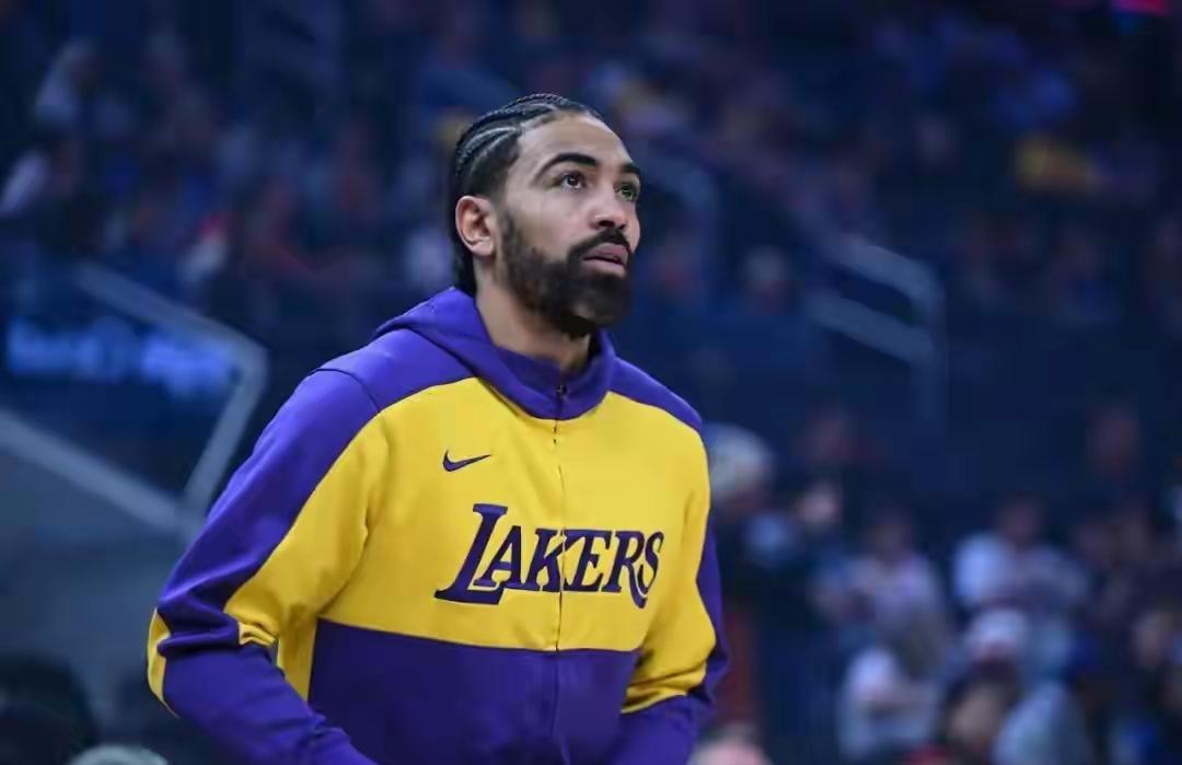 任性！合同年躺平！历数湖人队躺平球员1.首推文森特上赛季结束后成为联盟工会主