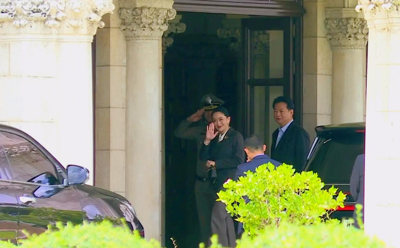 8月29日下午，泰国宪法法院对总理佩通坦与洪森“通话录音门”案件作出裁决，佩通