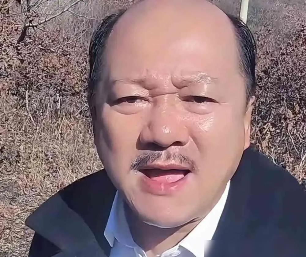 停播68天，唐鉴军昨晚一上线，85万人瞬间挤爆直播间。说实话，消失两个多月还