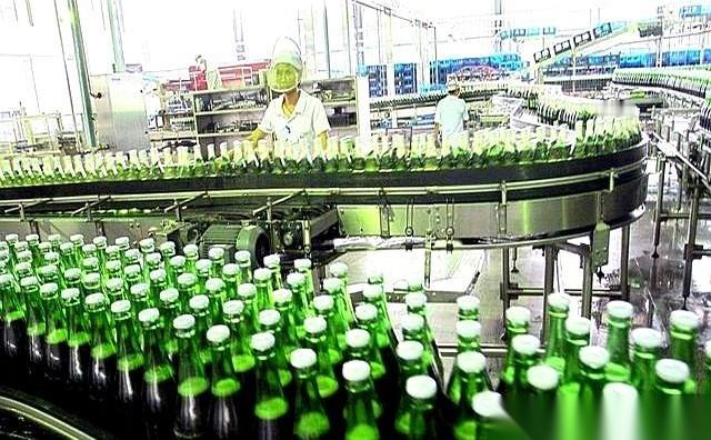 我爸那会儿喝三瓶啤酒，晚饭就饱了。现在我喝六瓶下去，还得寻思着晚上吃点啥垫垫肚