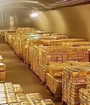 印度想把自己存在美国的黄金运回家，美国不让。可另一边，中国却用聪明的办法，把黄金