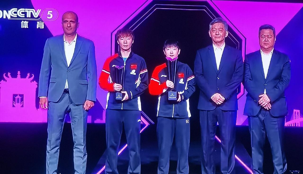 不懂就问，刘国梁为什么不来澳门冠军赛颁奖？是太忙吗，是冠军赛级别太低吗？全世界