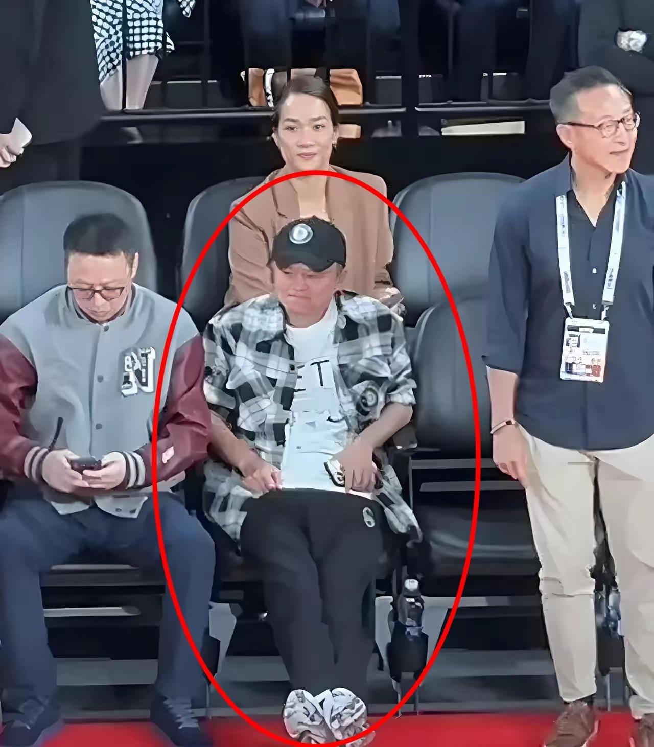 马云助威！身穿休闲打扮亮相澳门，其实是为阿里云与NBA合作呐喊！马云本身是休闲打