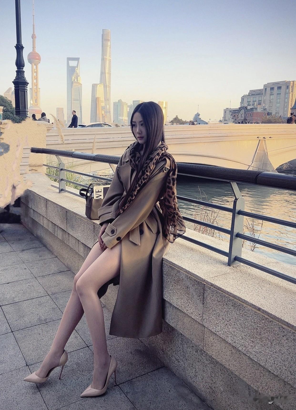 美女的美丽体现在何处呢？身材比例协调，会给整体形象增色。