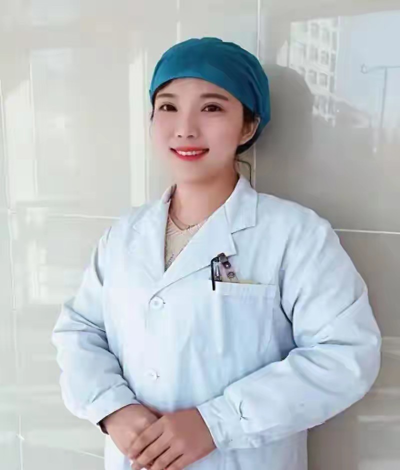 最美白衣天使！南京南站生死300秒！护士妈妈弃娃救人！李梦旖护士带着一双