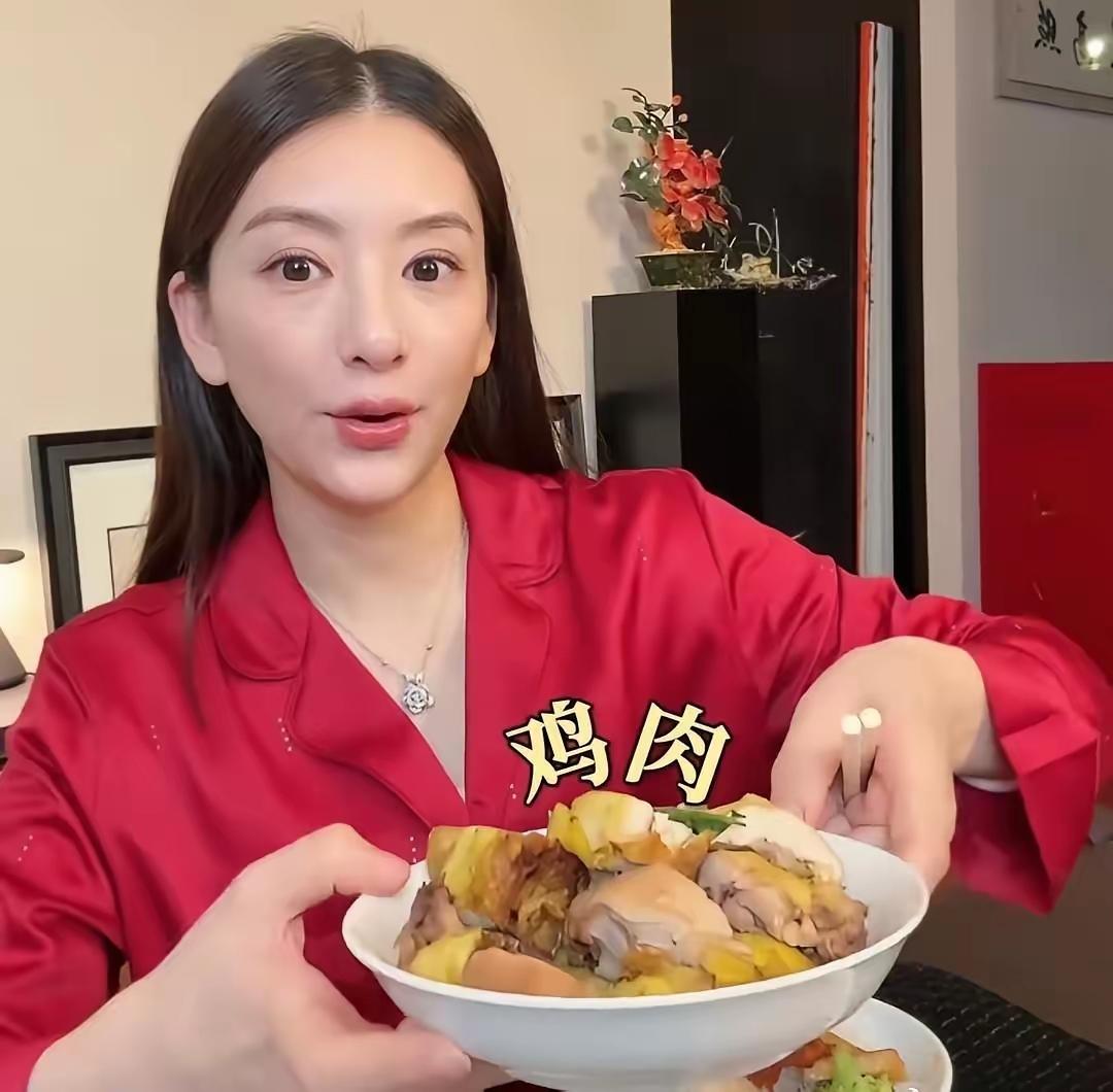 方媛的圆满人生和天王成婚，接连生下三个贴心小棉袄旁人看来已然是十足圆满可心
