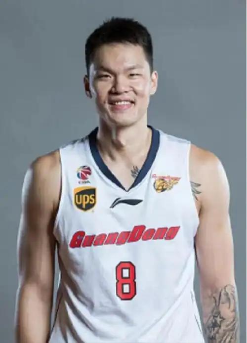 同一个爹，三种人生剧本！朱芳雨卸任宏远总经理后，对三个儿子的投入彻底曝光。给16