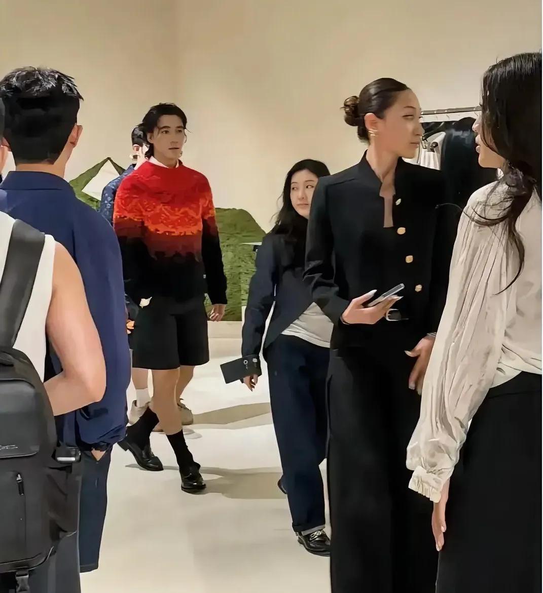 LV2027早春度假系列大秀办完了，保密措施做的非常棒，关注了一天都没消息传出，