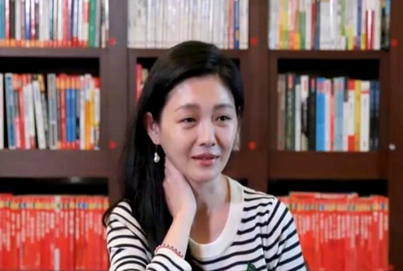 大S疯了？她吃抗凝血剂，饿到癫痫，心脏骤停，不是为了男人，而是为了杀掉另一个自己