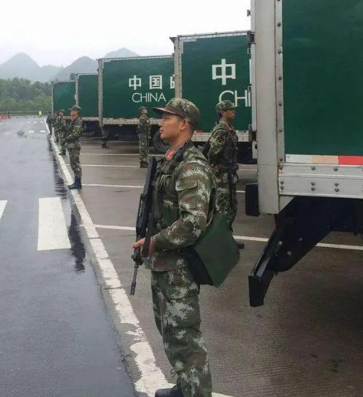 你知道高考试卷是什么保密级别吗？比运钞还狠，是国家绝密，和核武器同一个等级。押运