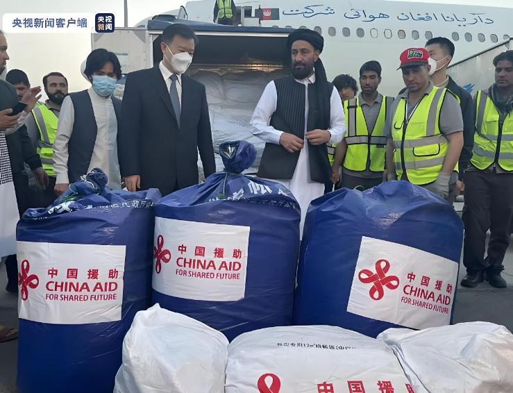 没想到宗教的影响竟然那么强大！许多中东难民，拿到中国千辛万苦送去的救援物资，第一