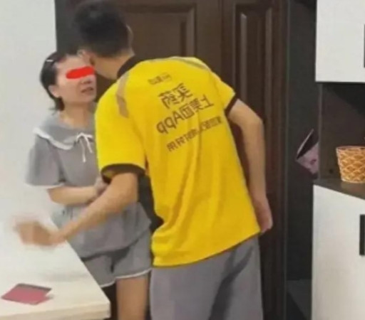 又一个扶弟魔！”河南，2023年，一男子跑外卖赚了30万元后，全部交给了妻子保管