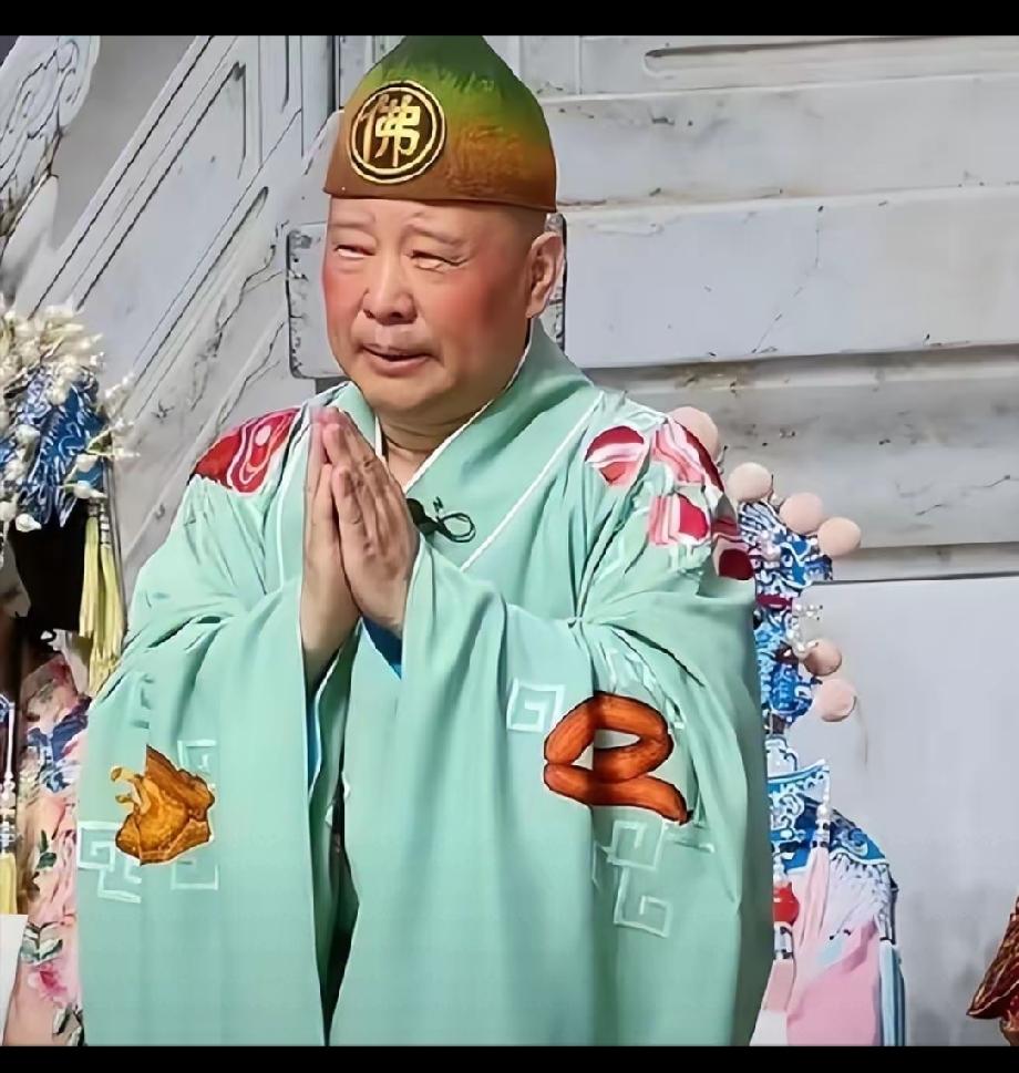 被立案调查才9天，53岁郭德纲再迎噩耗。原本安排好的山东烟台3场相声和京剧演出