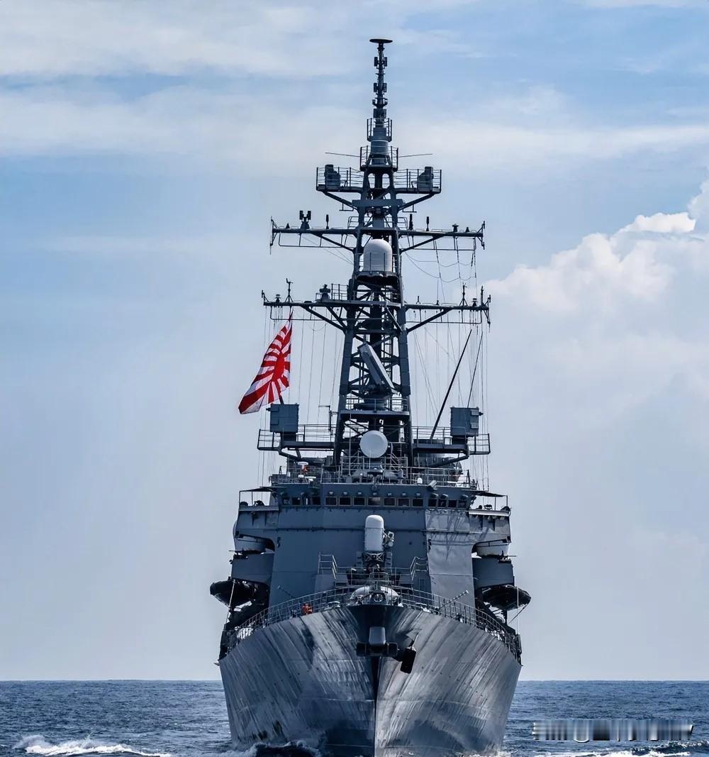 真是无耻！日本与菲律宾竟然举行了海上联合联合军演，咋地两个跳梁小丑想挑战东大不成