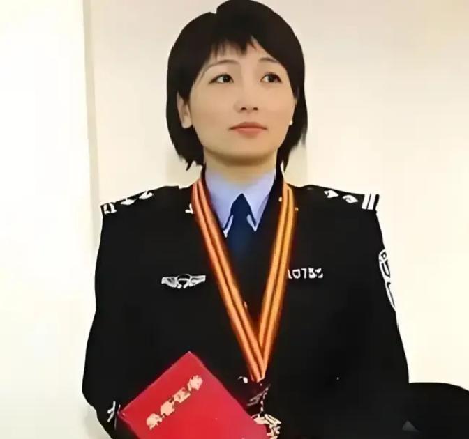 2006年发生在浙江一座监狱里的那一幕，比任何电视剧都荒诞。一个服刑三年的犯人，