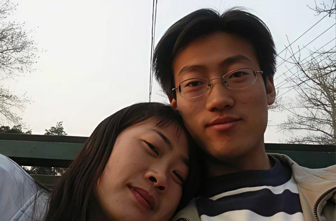 芙蓉姐姐是真正的网红鼻祖，属于红一代，！而且到了当网红肆虐、泛滥成灾之时，她已经