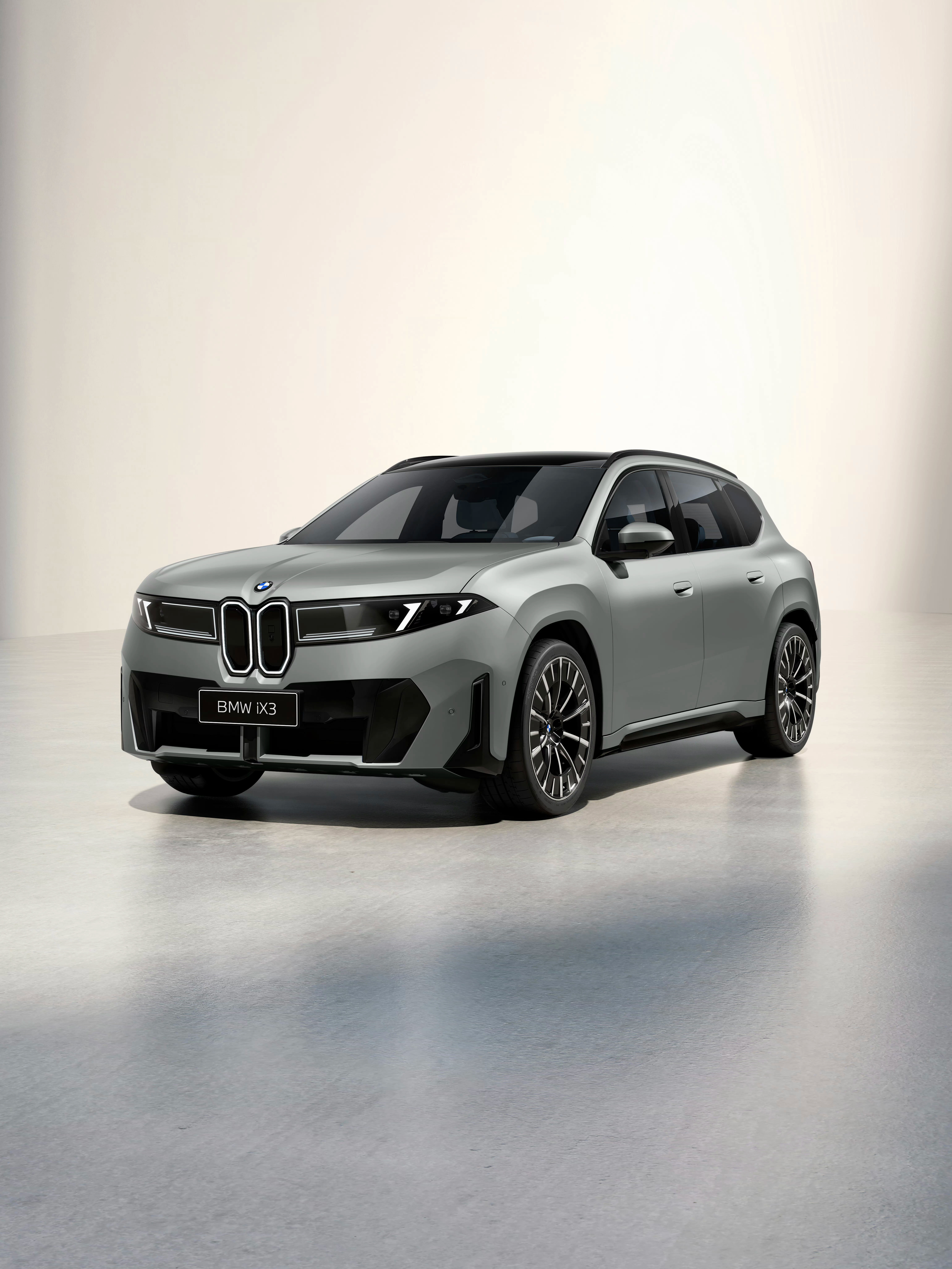 国产长轴版全新宝马iX3公布，4月底北京车展亮相完全延续海外版的造型设计，很先锋