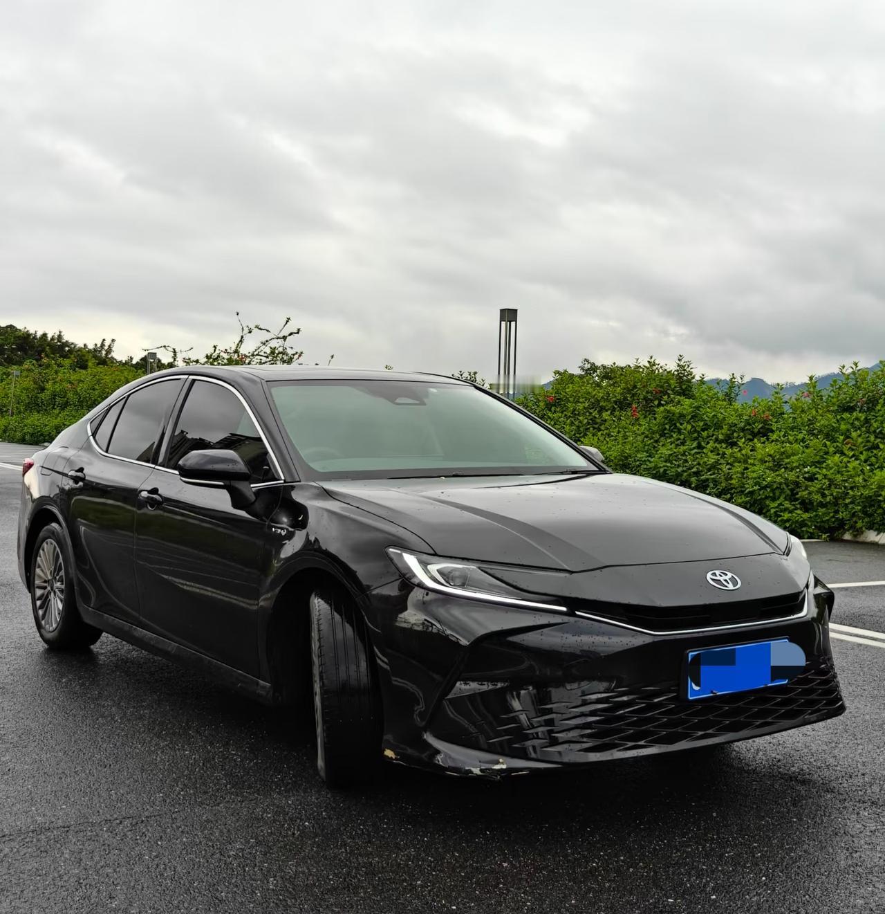 节假日跑高速首选：1、增程式电动车，有桩当电车开，没桩当烧油发电的电车开，不