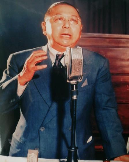 1950年，孙科流落法国生活艰难，写信给台北的蒋介石请求帮助，蒋介石看后冷笑：
