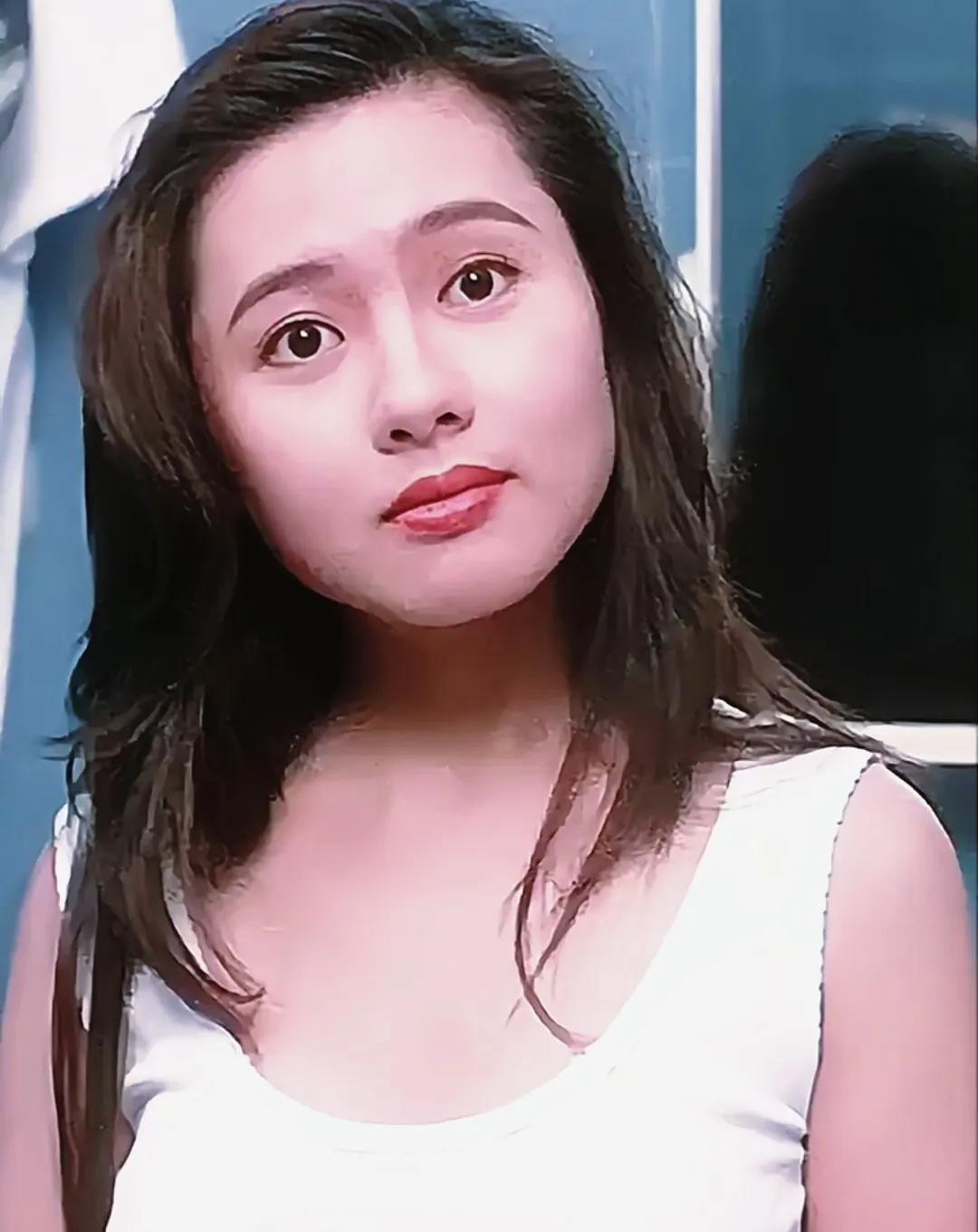 30岁，李丽珍想金盆洗手，嫁给许愿。王晶把400万支票推到她面前，只问一句话：