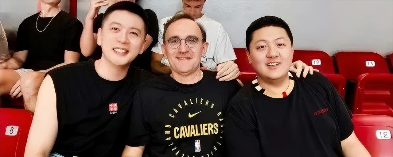 杨鸣、刘子庆和乌戈去夏季联赛公款旅游了？目前定下的四个外援除了三个老熟人莫兰德、