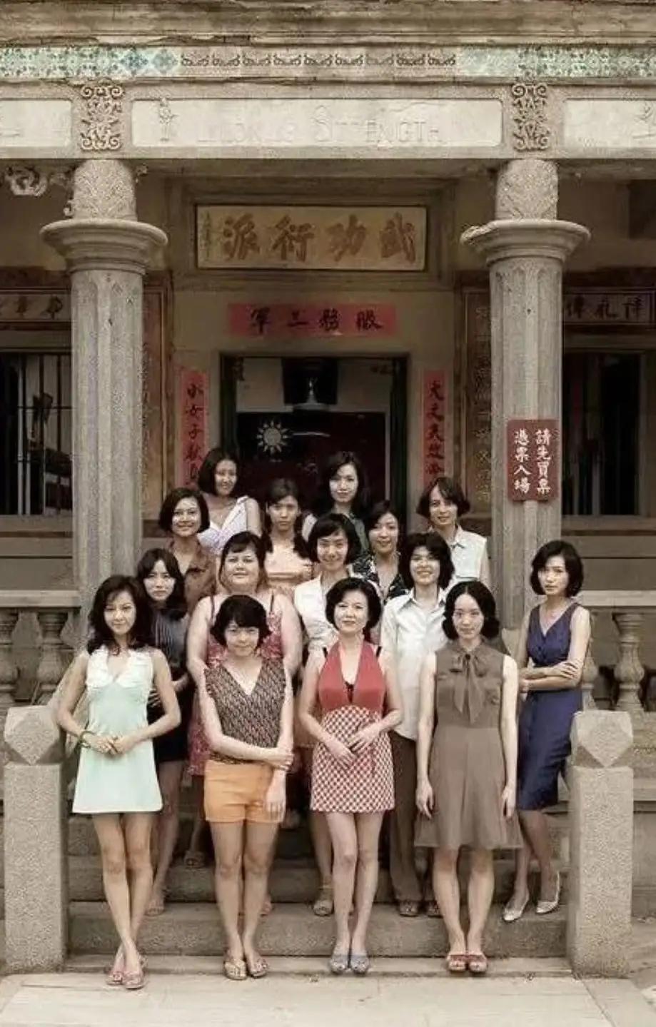 图为金门军营内的军中特约茶室（俗称军中乐园）旧照，是“中华民国国防部”于1950
