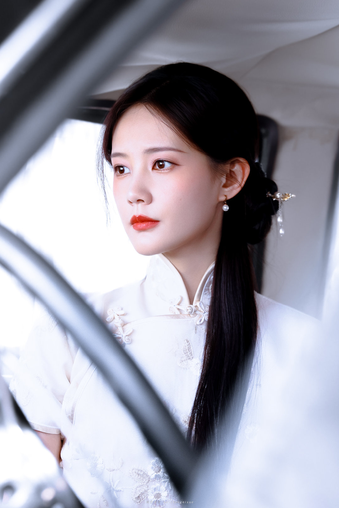 #曝李现李一桐长风起改名#🍐#李一桐江飞燕#⚠️江飞燕的江湖即将开场🎲！盈盈笑藏辛酸事，泥沼谋局
