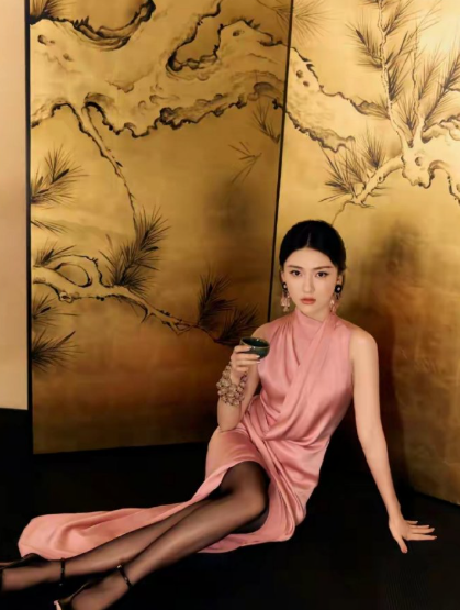 梁洁的“东方韵美”：从甜宠剧女主到风情女神​​​