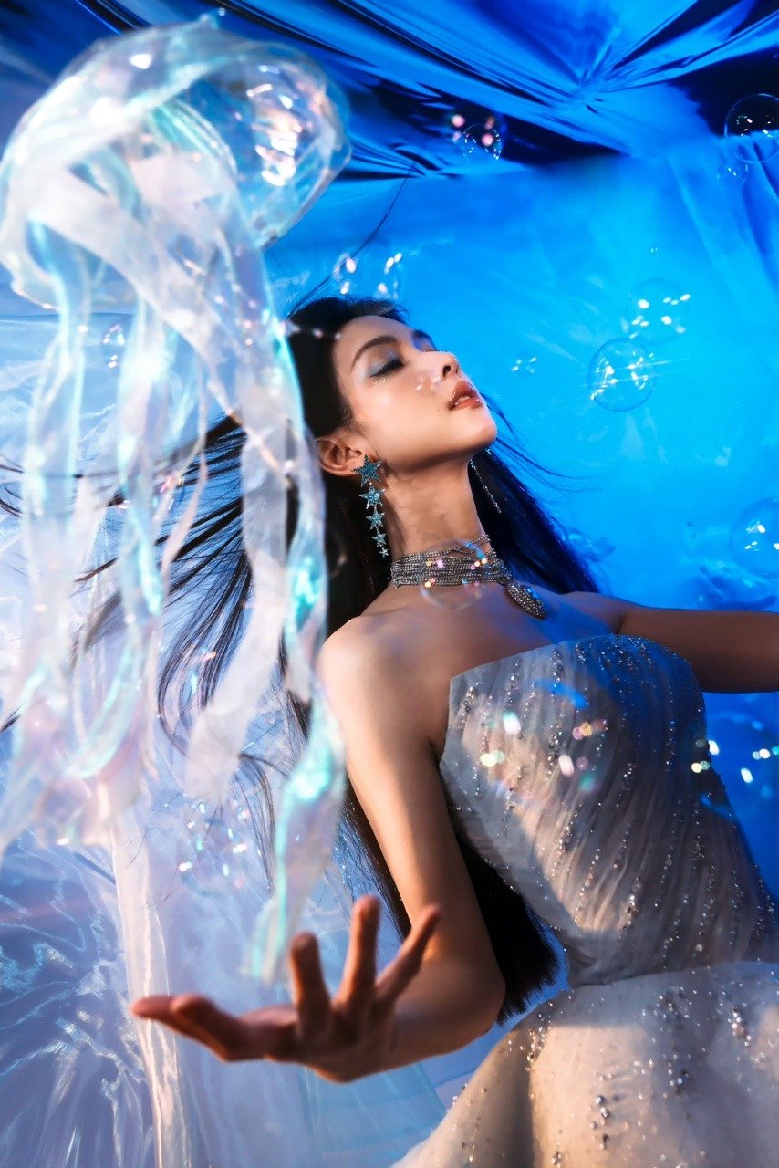 陈都灵蓝色神女陈都灵海星神女神女她降临了！美得我连连感叹