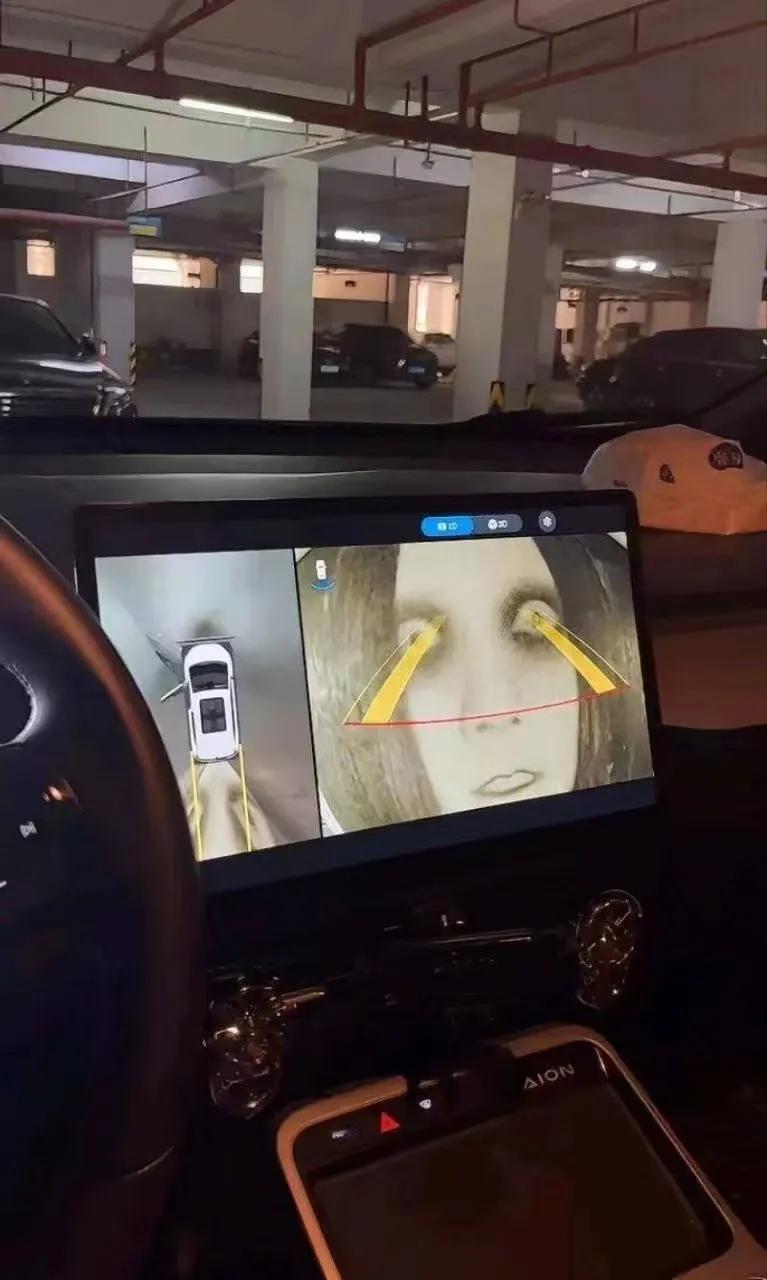 这尼吗也太坏了……如果是胆子小的女生，晚上去地库开车，不敢想象……​​​