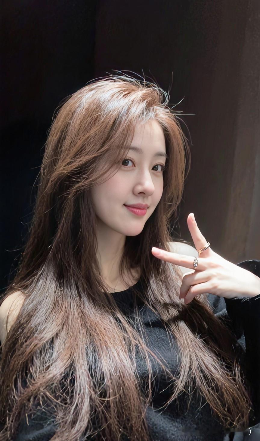 喜欢一个人，这本身没什么错，是很自然的心动。但很多人容易犯的错，是后面那