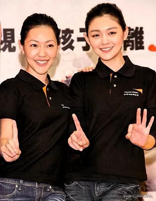 大S墓地真相被揭开家人操作引争议究竟是何原因？最近网上爆出具俊晔探墓视频，
