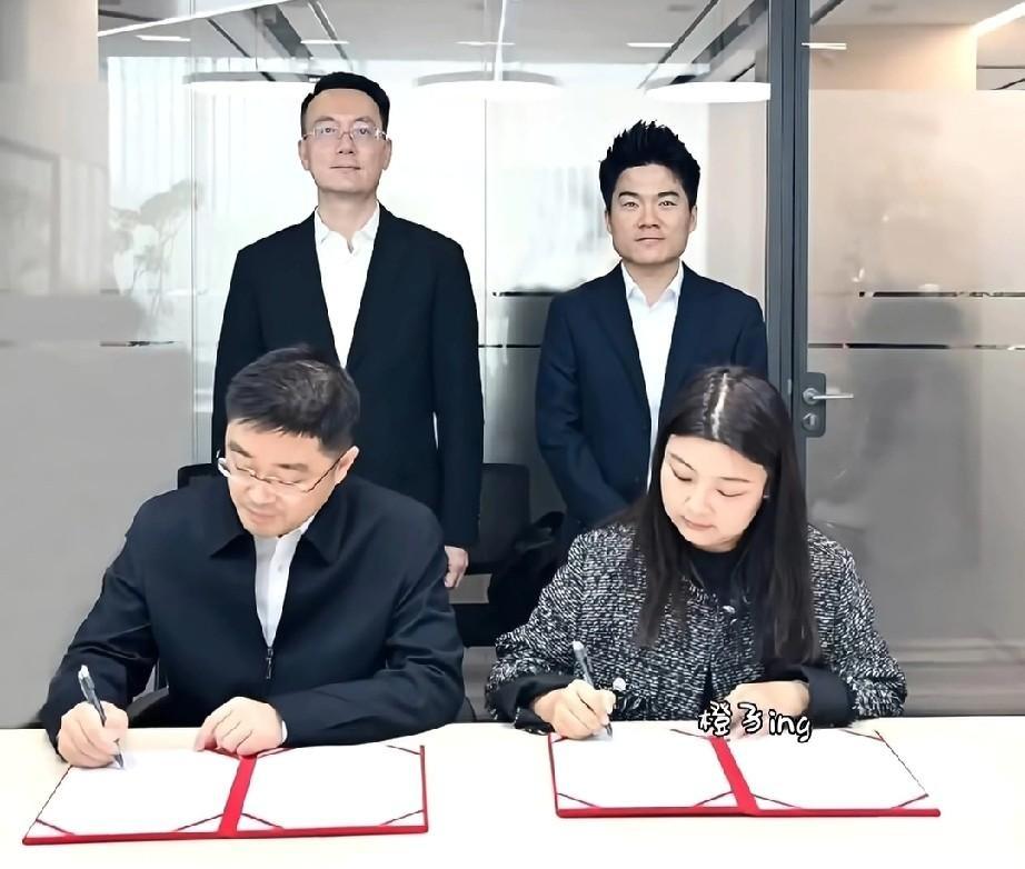 当商家纷纷出来​给董宇辉做“述职报告”时，​麻黄鸡事件水落石出。当网友留言“我有