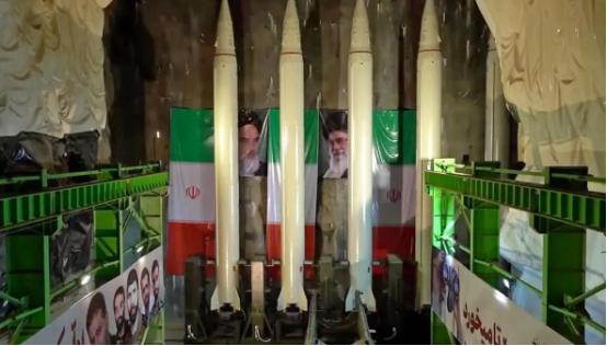 这就是战败必须要付出的代价！伊朗突发，崩溃，失控，到底发生了什么？伊朗在12月，