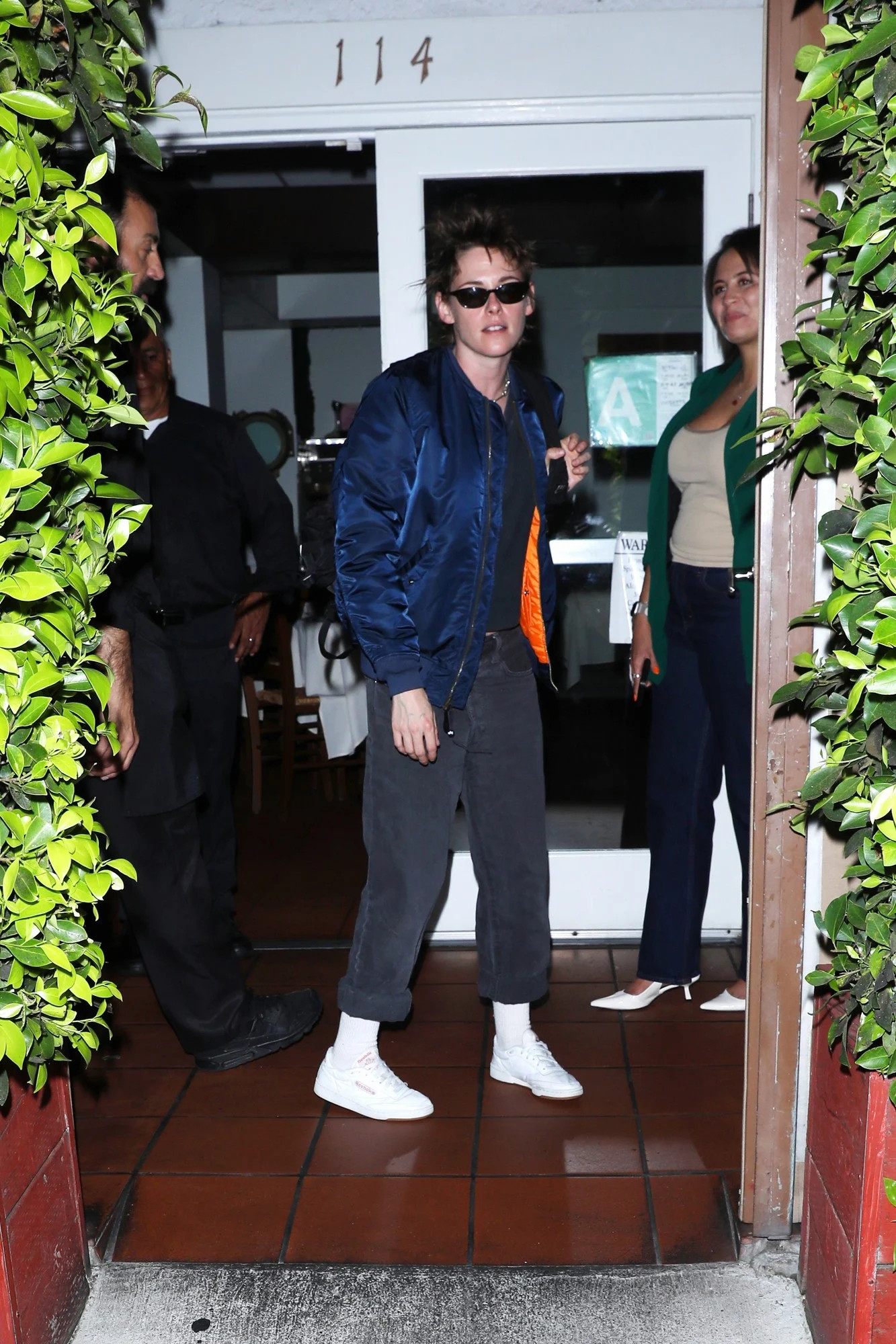 KristenStewart22日加州SantaMonica外出晚餐